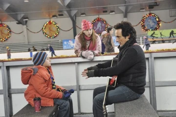 Latest The Middle A Christmas Gift 2022 HD Images