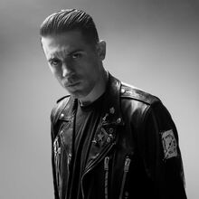 https://static.wikia.nocookie.net/themusicmethod/images/9/91/G-Eazy.jpg/revision/latest/scale-to-width-down/220?cb=20170401001808