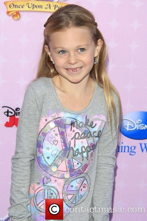 Isabella Cramp/Gallery The Neighbors Wiki Fandom