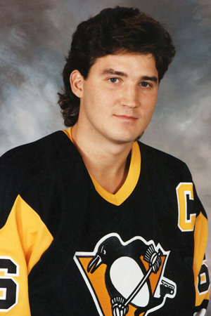 Mario Lemieux - A Lemieux signed 2001 NHL All Star jersey