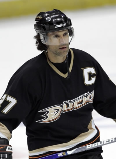 Scott Niedermayer Anaheim Ducks Autographed Hockey Captain 16x20