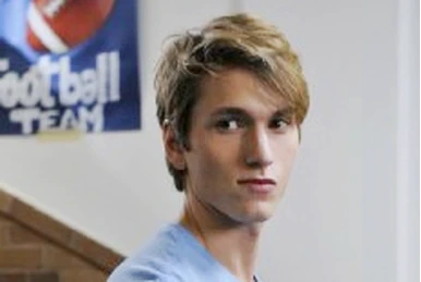 Zane Nove Vidas De Chloe King Daniel Sharman | The Nine Lives Of Chloe