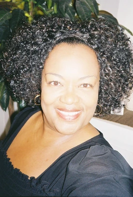 AlgeRita Lewis as Cynthia