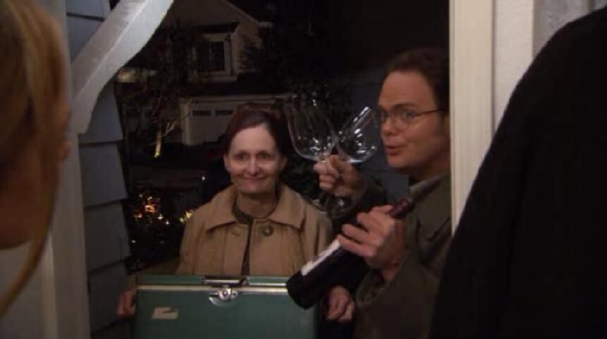 https://static.wikia.nocookie.net/theoffice/images/c/cb/Dwight_dinner_party_arrival.jpg/revision/latest/scale-to-width-down/861?cb=20101209081549