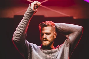 Scott Hoying(1)