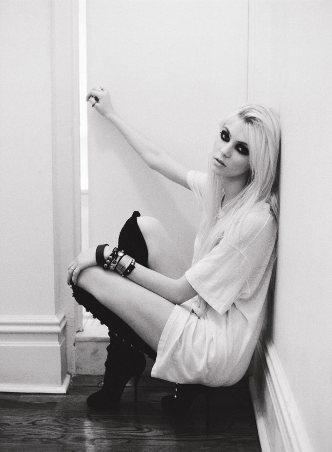 Gossip Girl Pictured: Taylor Momsen as Jenny Humphrey © 2007 The