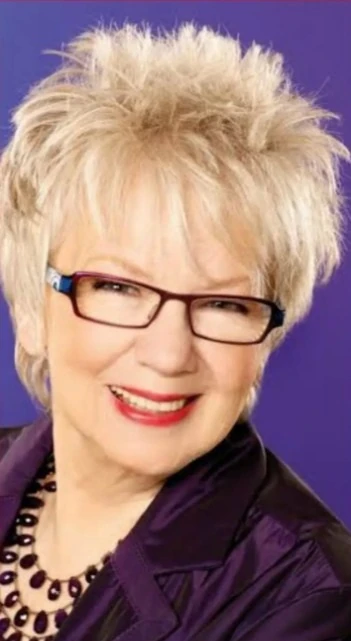 Holly Hallstrom 2023