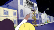 S6E11.158 That guy's messing with our scissor lift