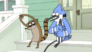 S7E11.049 Mordecai and Rigby Stretching 02
