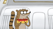 S4E21.013 Rigby Holding a Meatball Sub