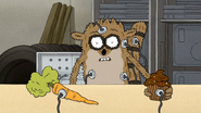 S7E06.133 The Cupcake Electrocuting Rigby