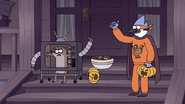 S7E09.313 Mordecai and Rigby Both a Piece of Candy