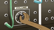 S7E23.014 Rigby Changing the Volume