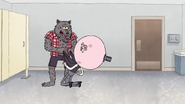 S7E09.148 Wolfhard Holding Pops