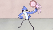 S4E35.189 Mordecai Catching a Huggstable 03