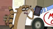 S7E13.038 Rigby Imitating Applesauce