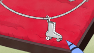 S5E37.045 Roller Skate Charm