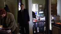 2x03 Aceveda lookout