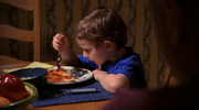1x08 Matthew trying to eat a pizza