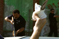 4x08 Bloody knife zoom