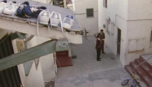 2x05 960 Chester Ave