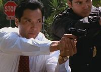 1x13 Aceveda-shooter