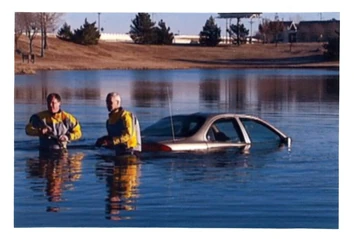 Mary's Car Being pulled out of the lake.