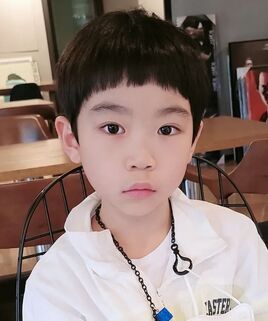 Pyo Dong-Jun-2013-p01
