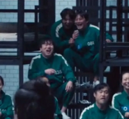 Player 084 mocking Kang Dae-ho.