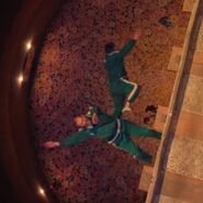 Player 192 and Player 442 fall to their death.