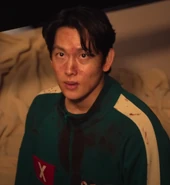 Myung gi looking the prize money .png (543 KB) Myung-gi looking at the prize money after the Revolt.