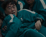 Byeong-gi completed Tug of War