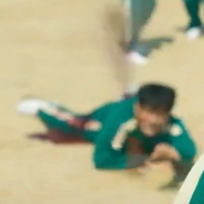 Oh Yeong-uk being shot
