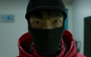 Hwang Jun-ho equip mask