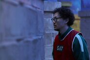 Yong-sik in the maze.