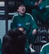 Player 435 mocking Dae-ho.