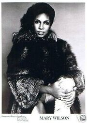 MaryWilson1979fur