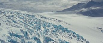 Antarctica establishing shot - The Thing (2011)