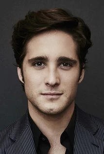 Diego Boneta as Chaol