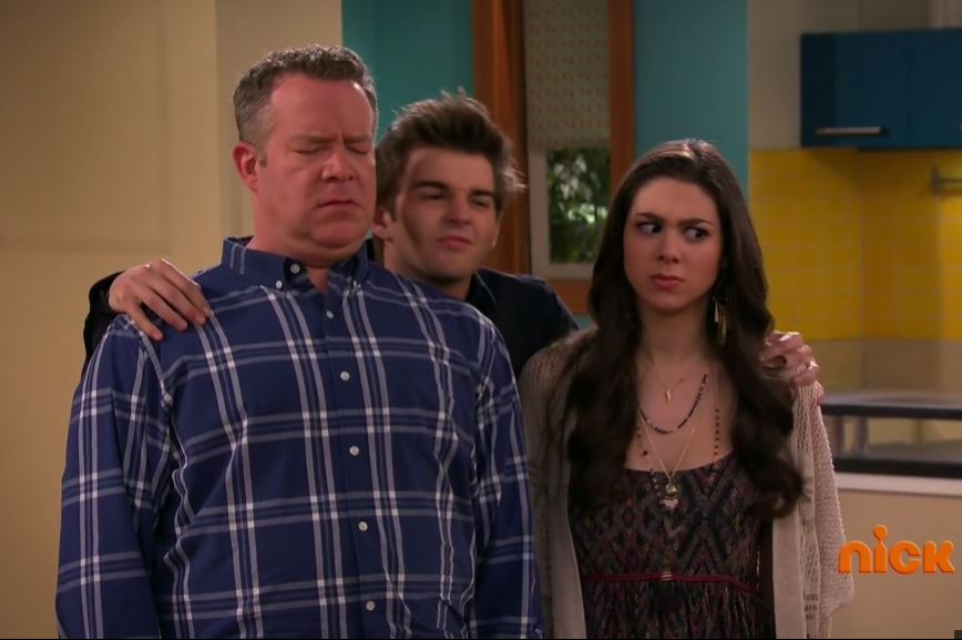 Stealing Home is the twenty-third episode in Season 3 of The Thundermans. 