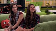 Haunted Thundermans - Phoebe and Taylor on Couch