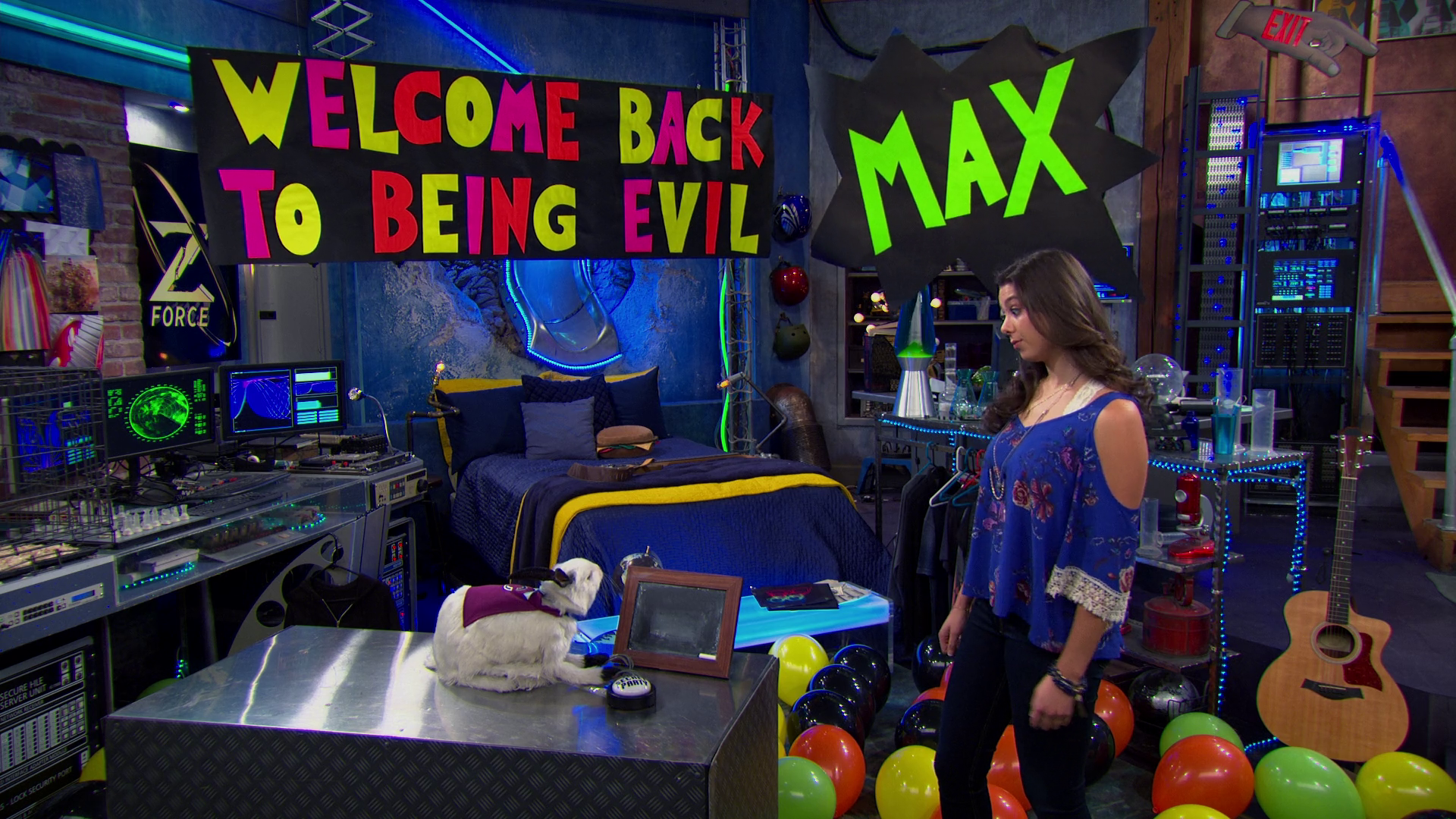 The Thundermans, Phoebe's Guide to being a Hero