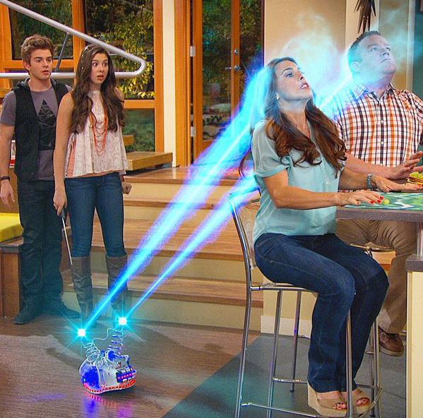 Phoebe vs. Max, Wiki The Thundermans