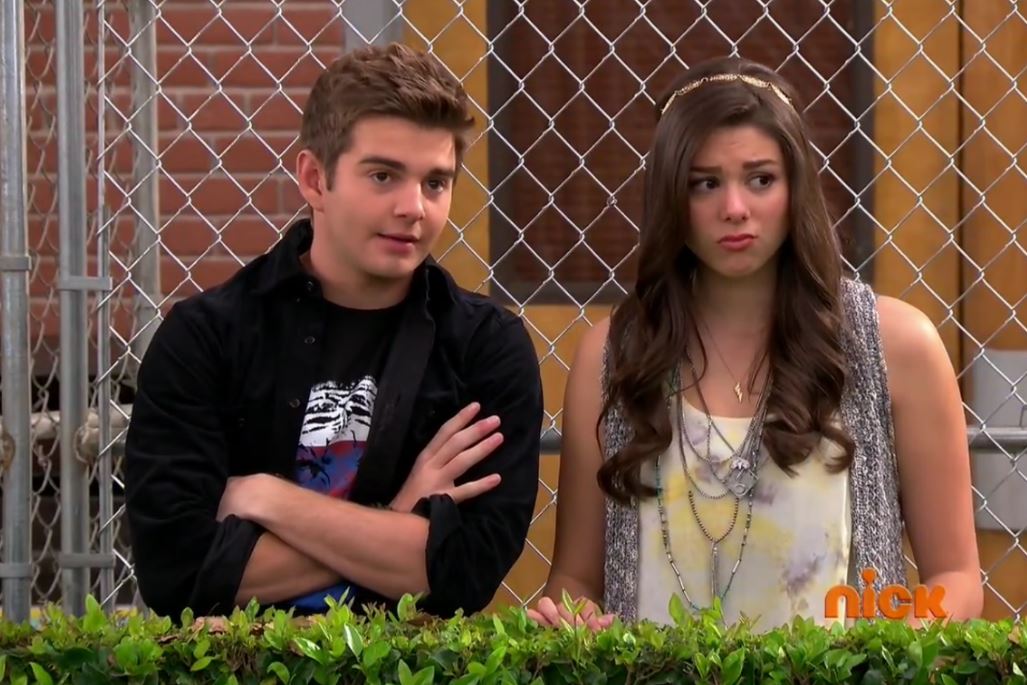 Phoebe vs. Max, Wiki The Thundermans