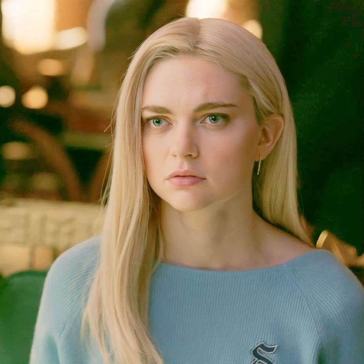 Lizzie Saltzman, Wiki