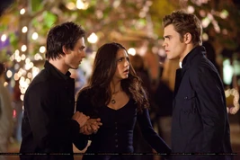 TVD-3-stefan-elena-damon-and-katherine-16023253-2000-1333
