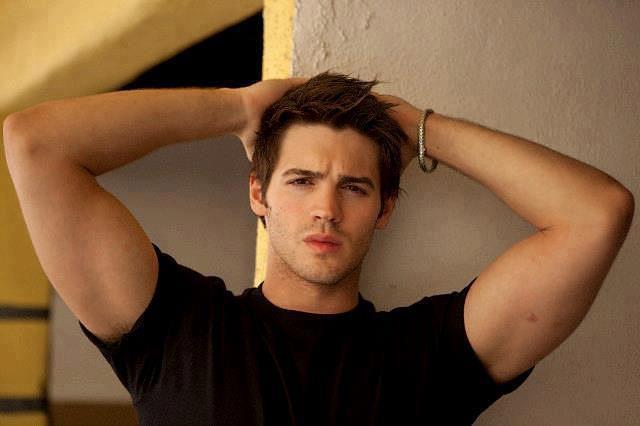 Na 3ª temporada de The Vampire Diaries, Jeremy (Steven R. McQueen) foi  bastante enganado por todos que os cercavam - Purebreak