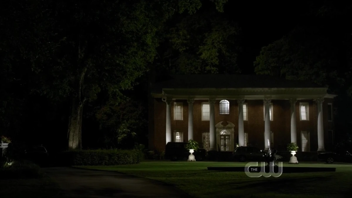 Villa Lockwood/Galleria The Vampire Diaries & Originals Wiki Fandom