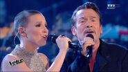 Anne lors de son duo avec Florent Pagny