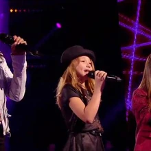 Satine Walle Wiki The Voice Fandom  la chanson de l'école. satine walle wiki the voice fandom